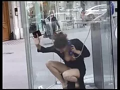 Hallway phim sex quái vật handjob âm đạo tình dục cô gái