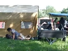 Blowjob trên đường ray xe lửa phim sex idol